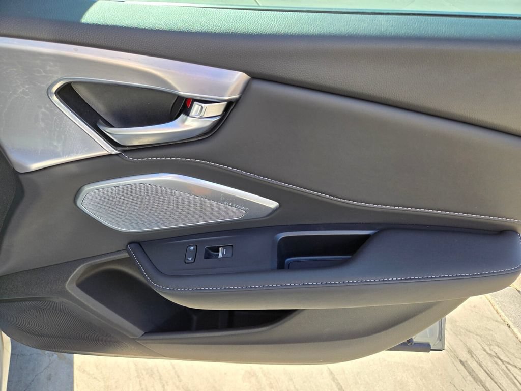 Used 2025 Acura RDX SH-AWD w/ Technology Package image 22