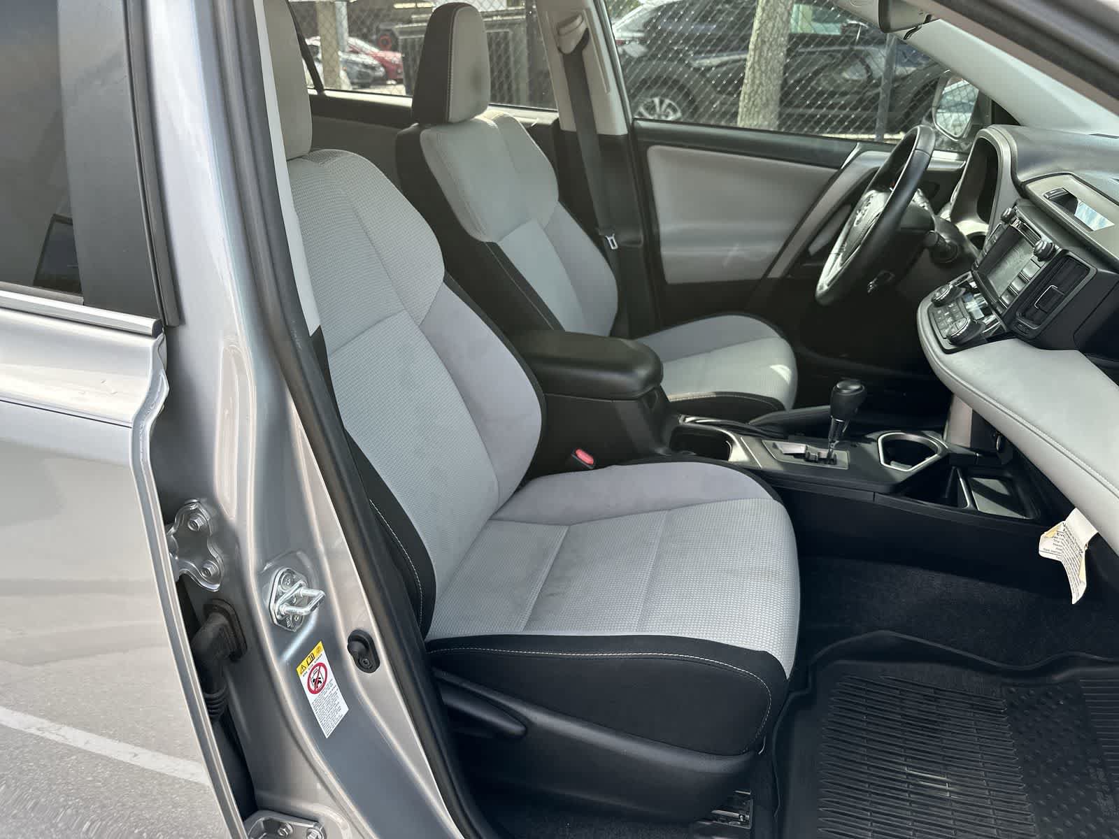 Used 2018 Toyota RAV4 XLE FWD image 9