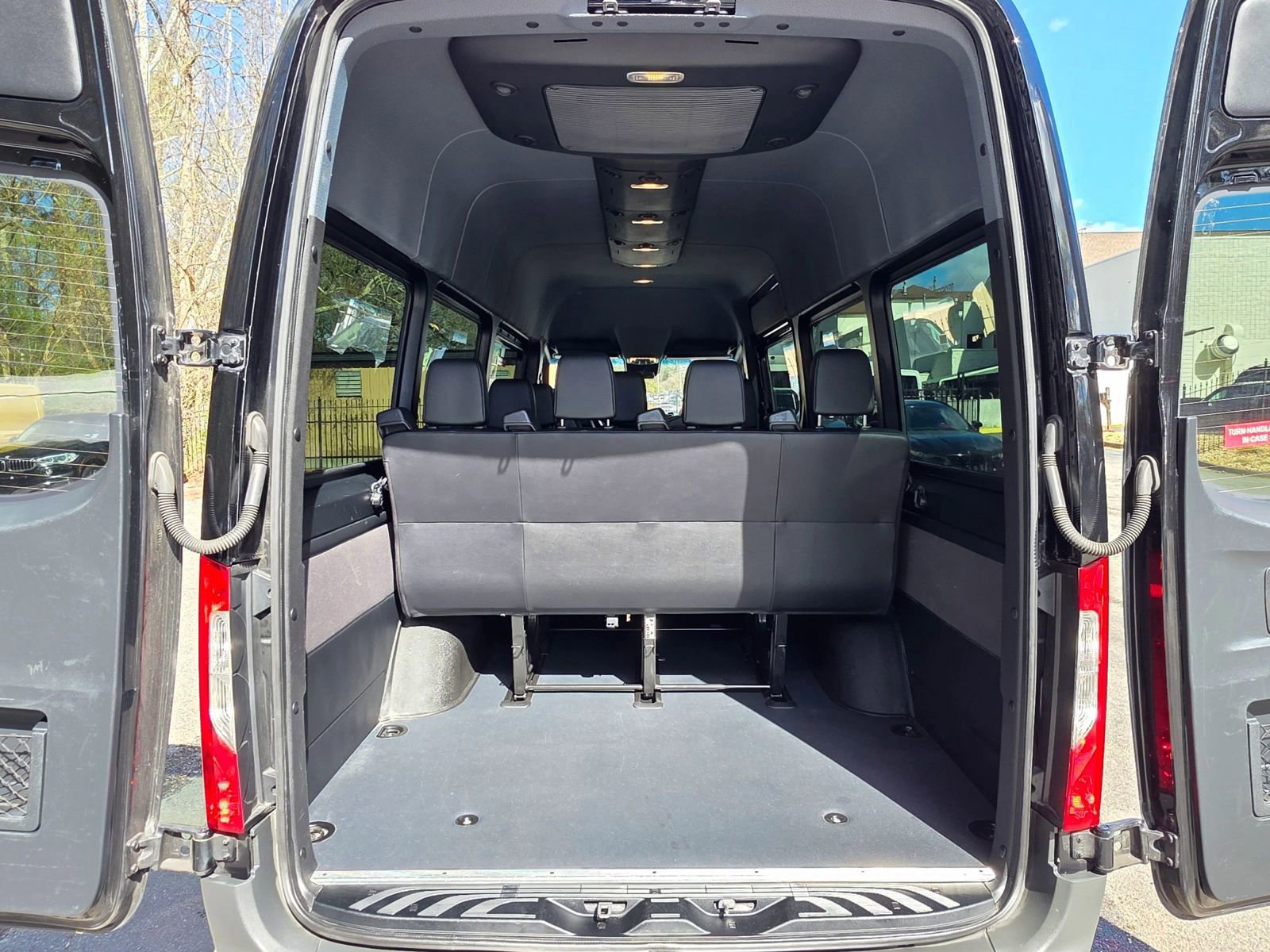 Used 2019 Mercedes-Benz Sprinter 2500 image 24