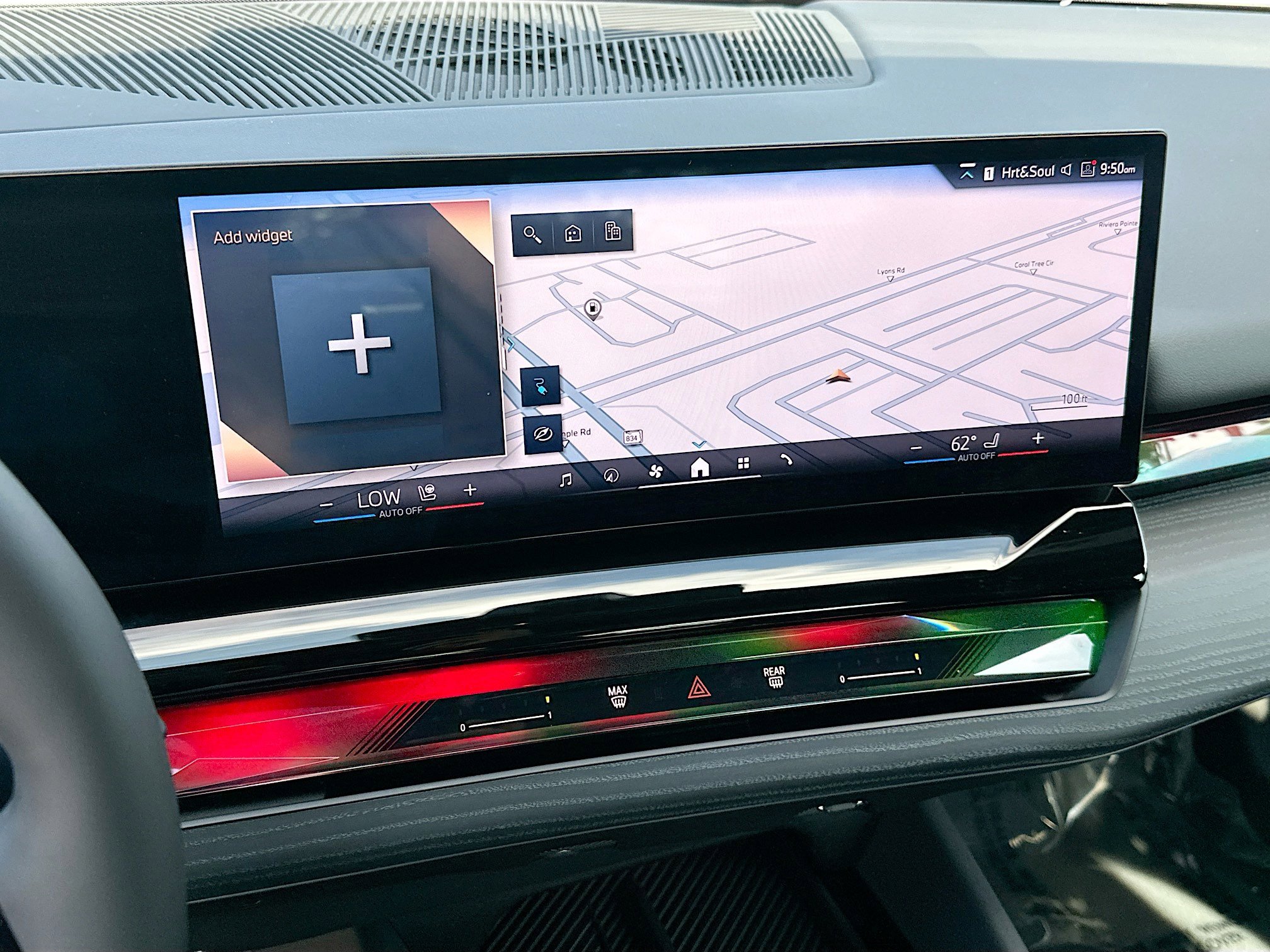 Used 2025 BMW i5 eDrive40i w/ Premium Package image 13