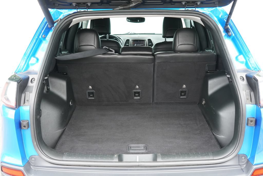 Used 2019 Jeep Cherokee Trailhawk AWD/4WD image 9