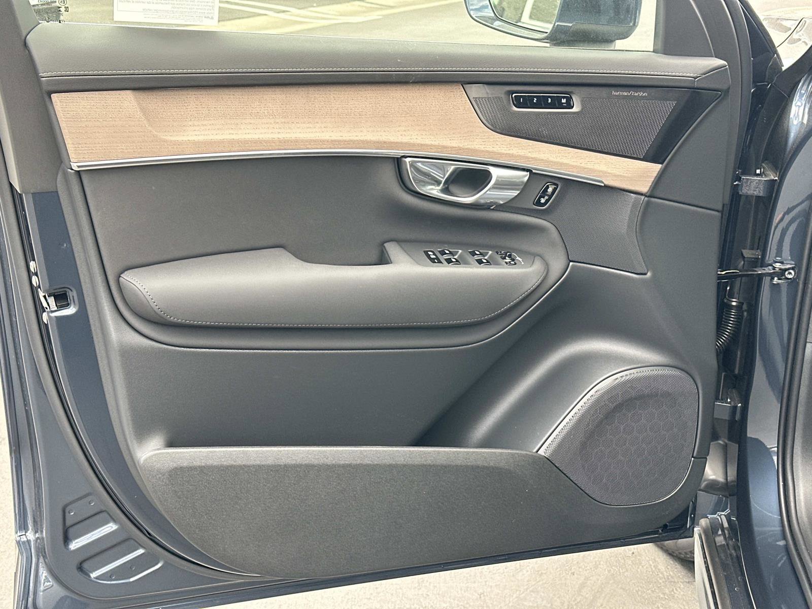 New 2026 Volvo XC90 B5 Plus AWD/4WD image 11