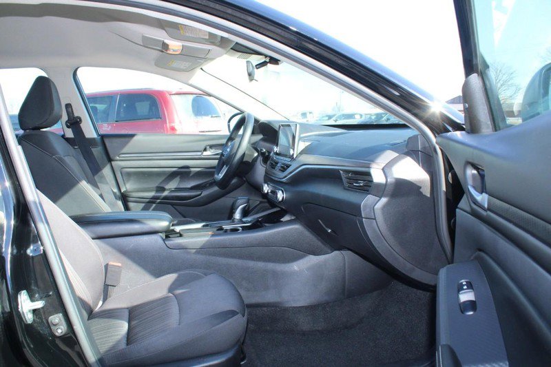 Used 2024 Nissan Altima 2.5 SV image 11