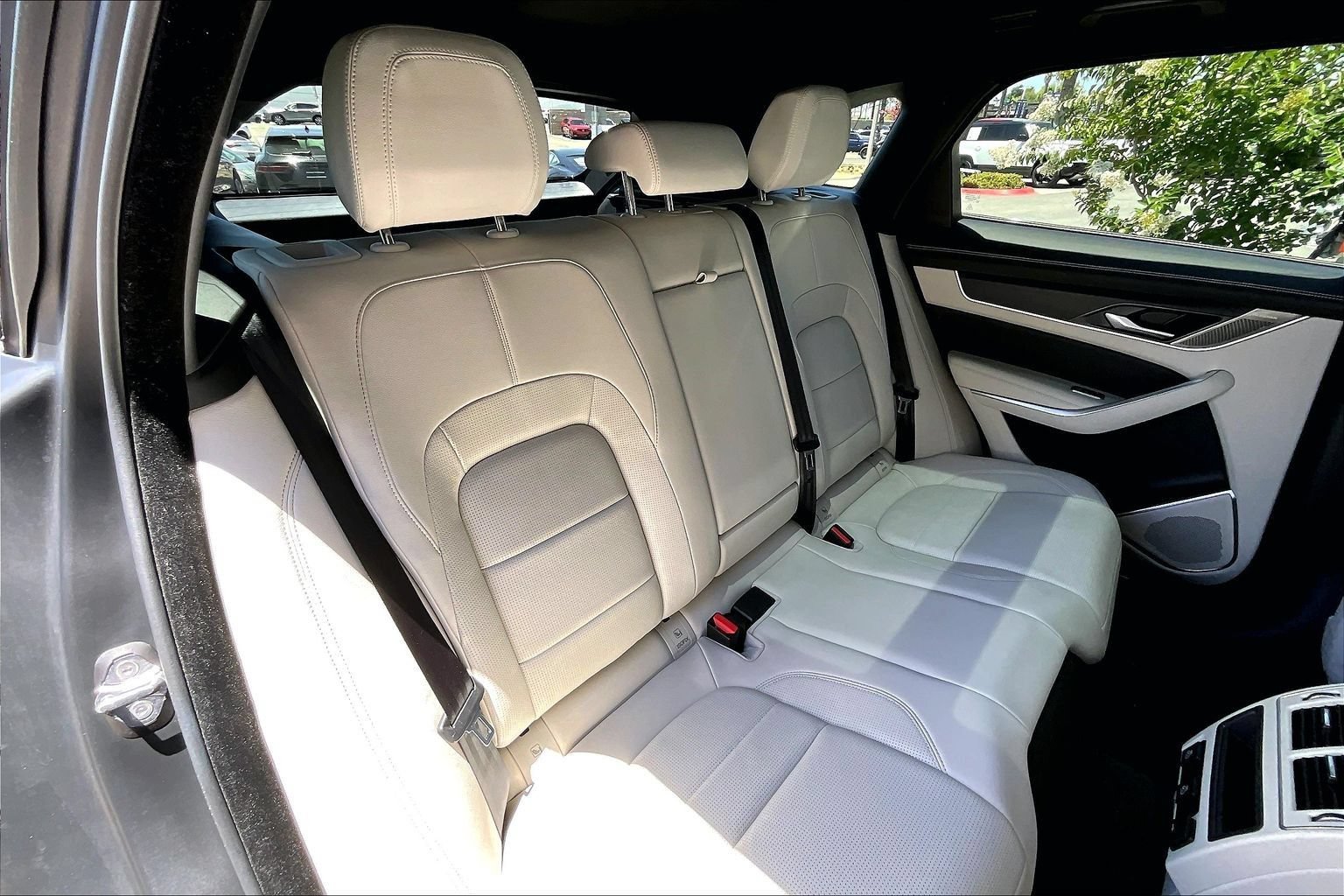 Used 2026 Jaguar F-PACE R-Dynamic S AWD/4WD image 27