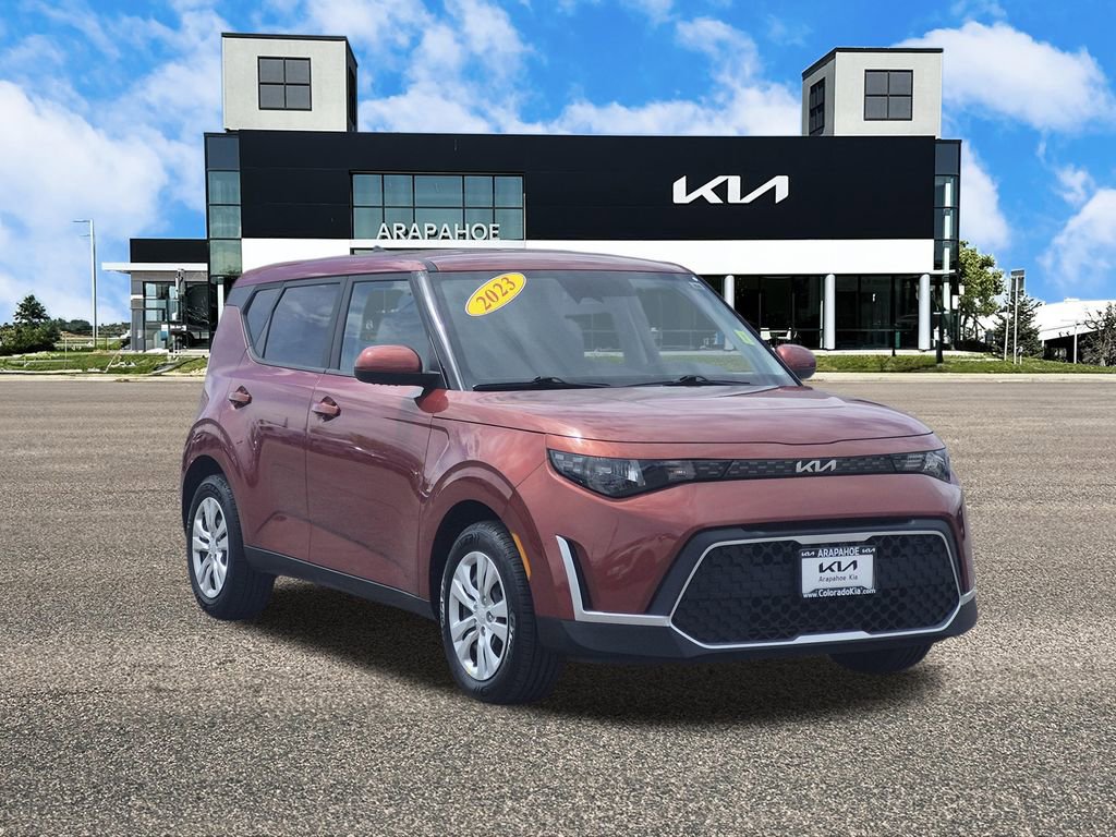 Certified 2023 Kia Soul LX FWD image 3