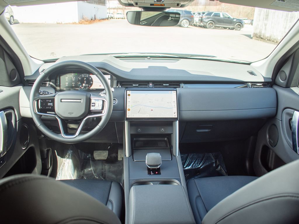 Used 2025 Land Rover Discovery Sport S image 18