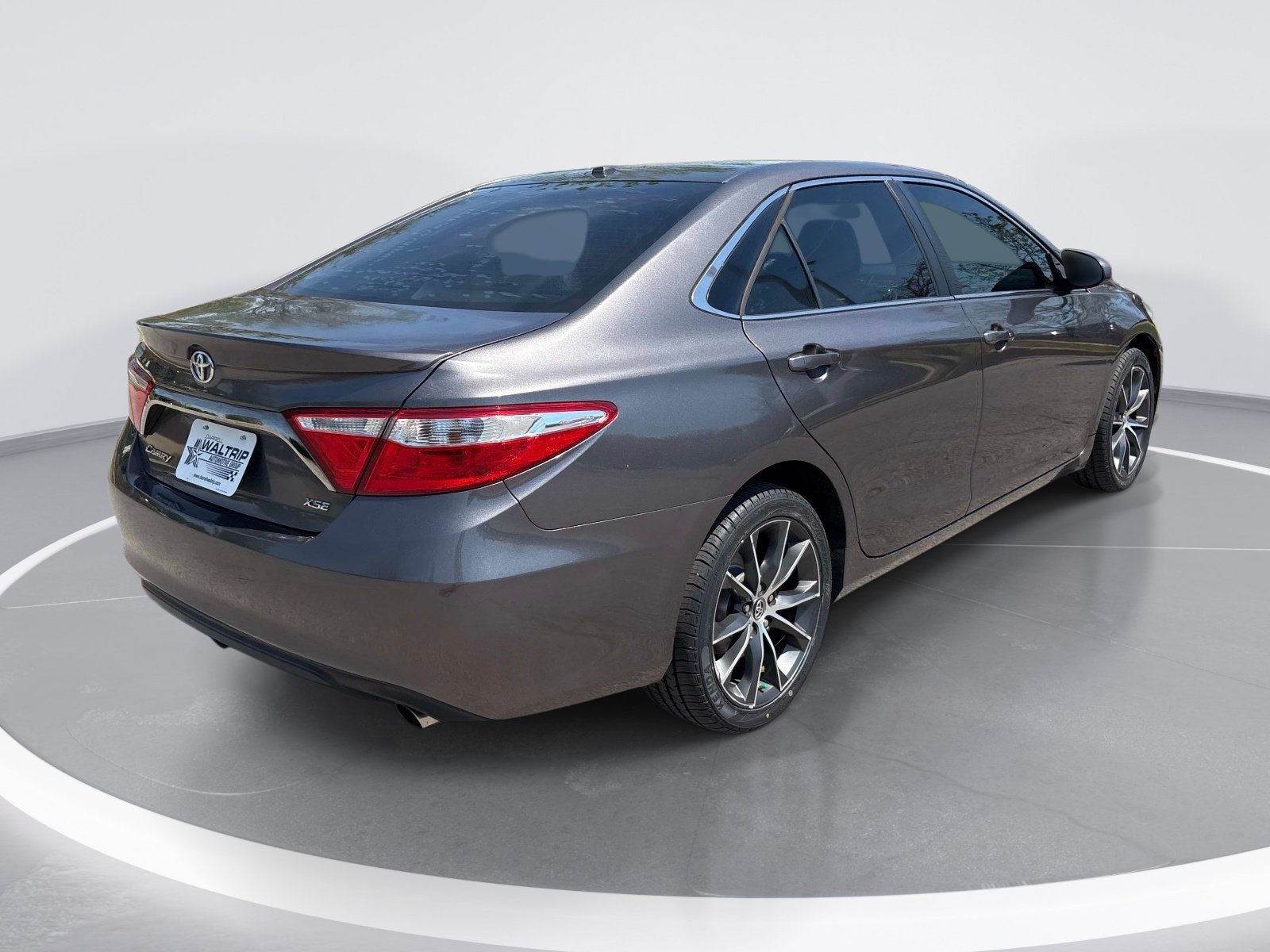 Used 2015 Toyota Camry XSE FWD image 8