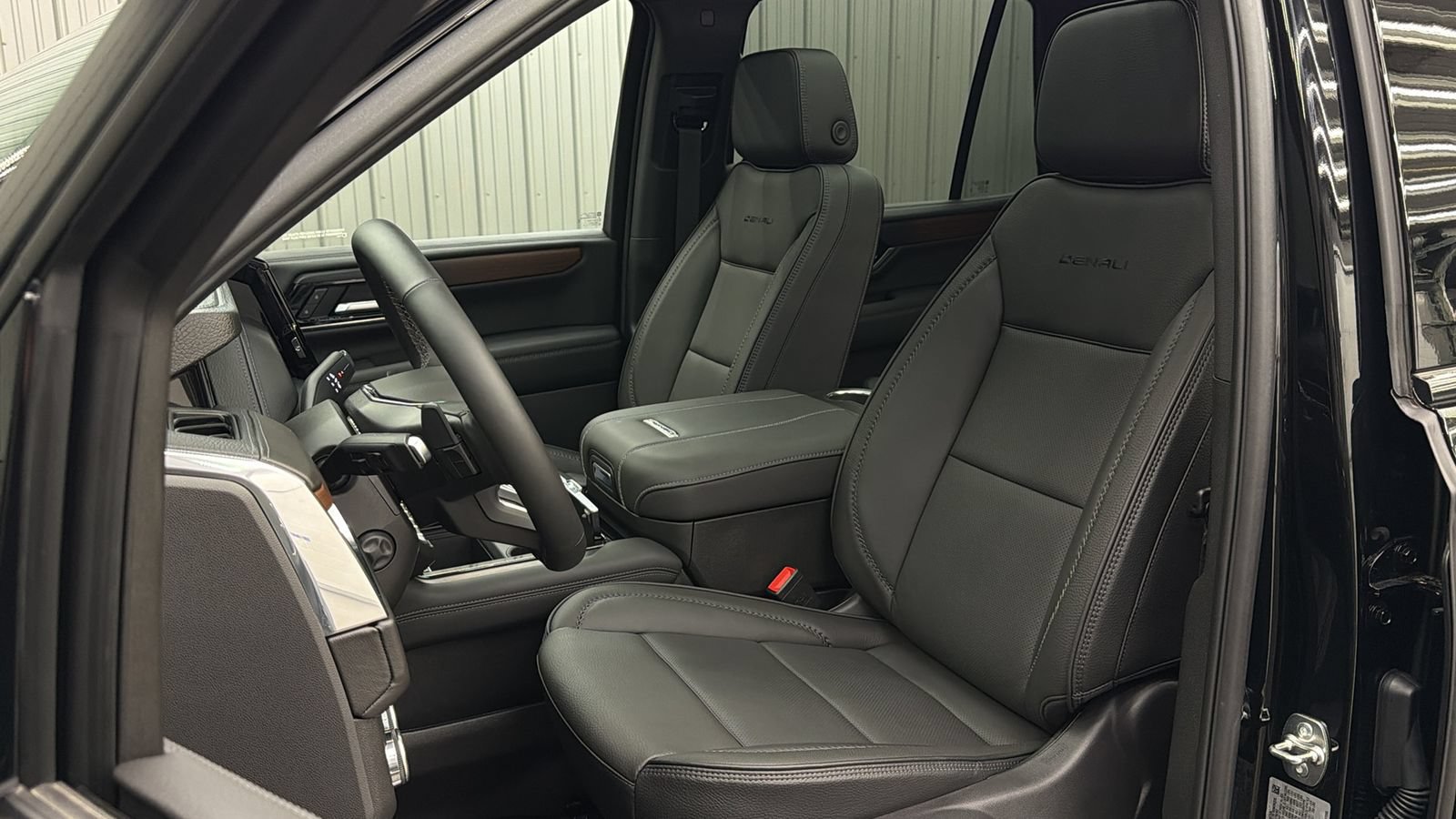 Used 2026 GMC Yukon Denali w/ Sun & Power Step Package AWD/4WD image 31