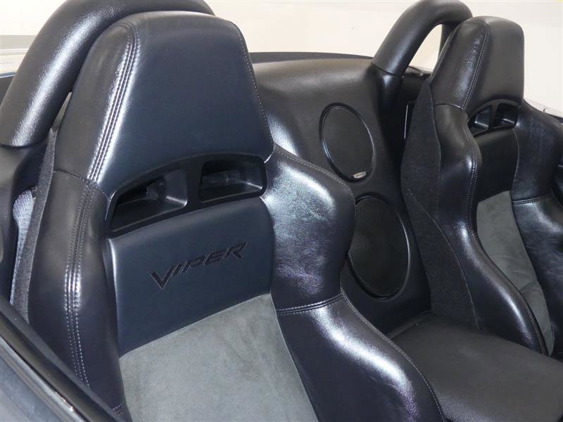 Used 2004 Dodge Viper SRT-10 RWD image 17
