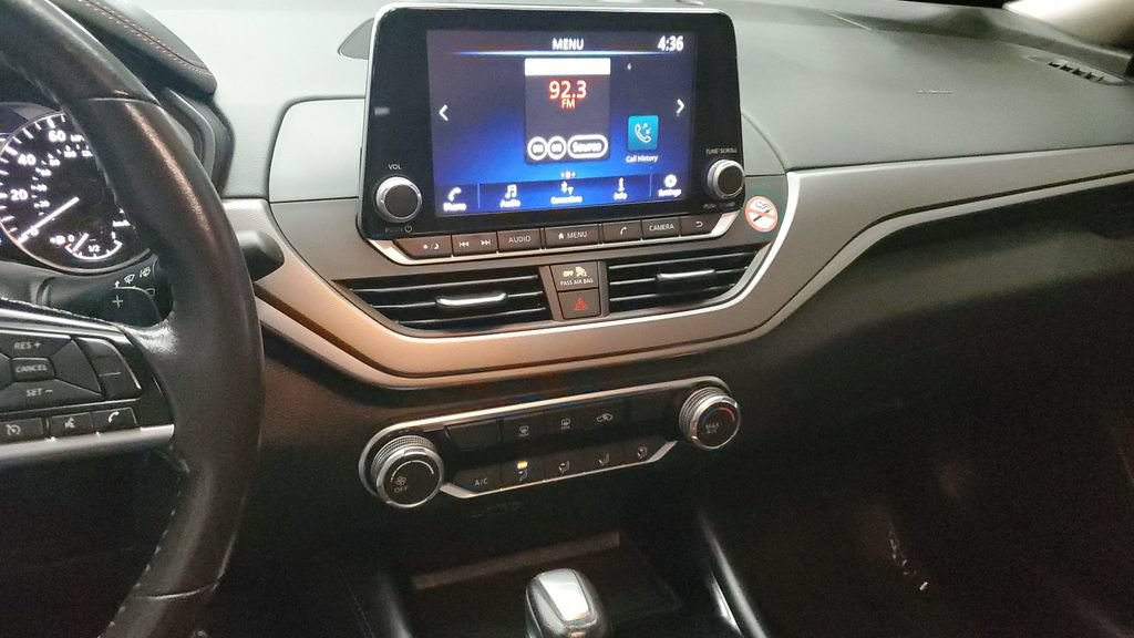 Used 2024 Nissan Altima 2.5 SR FWD image 24