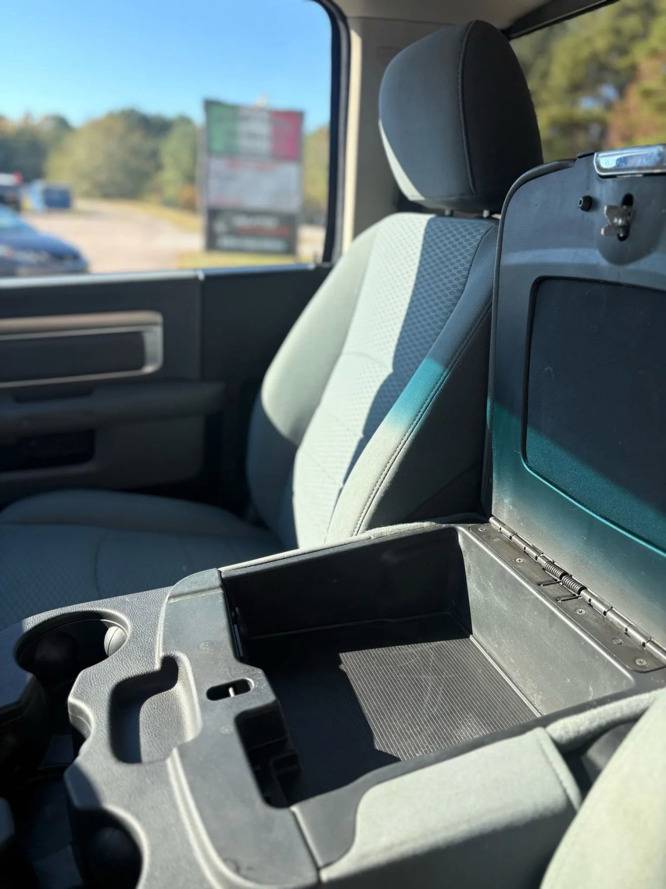 Used 2014 RAM 1500 Classic SLT image 28