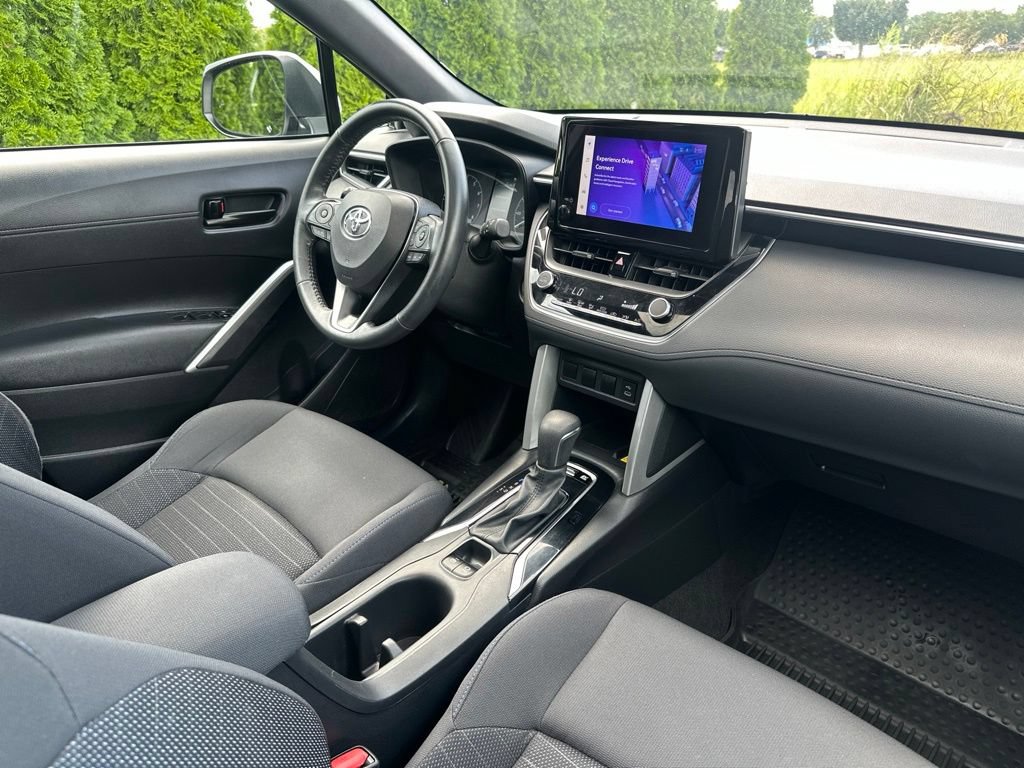 Certified 2023 Toyota Corolla Cross AWD Hybrid w/ Moonroof Package image 34