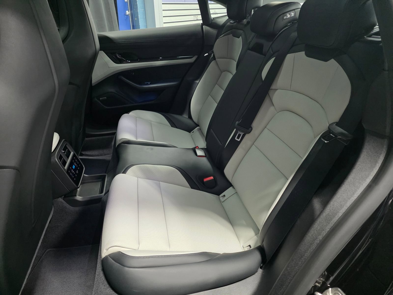 New 2026 Porsche Taycan GTS image 39