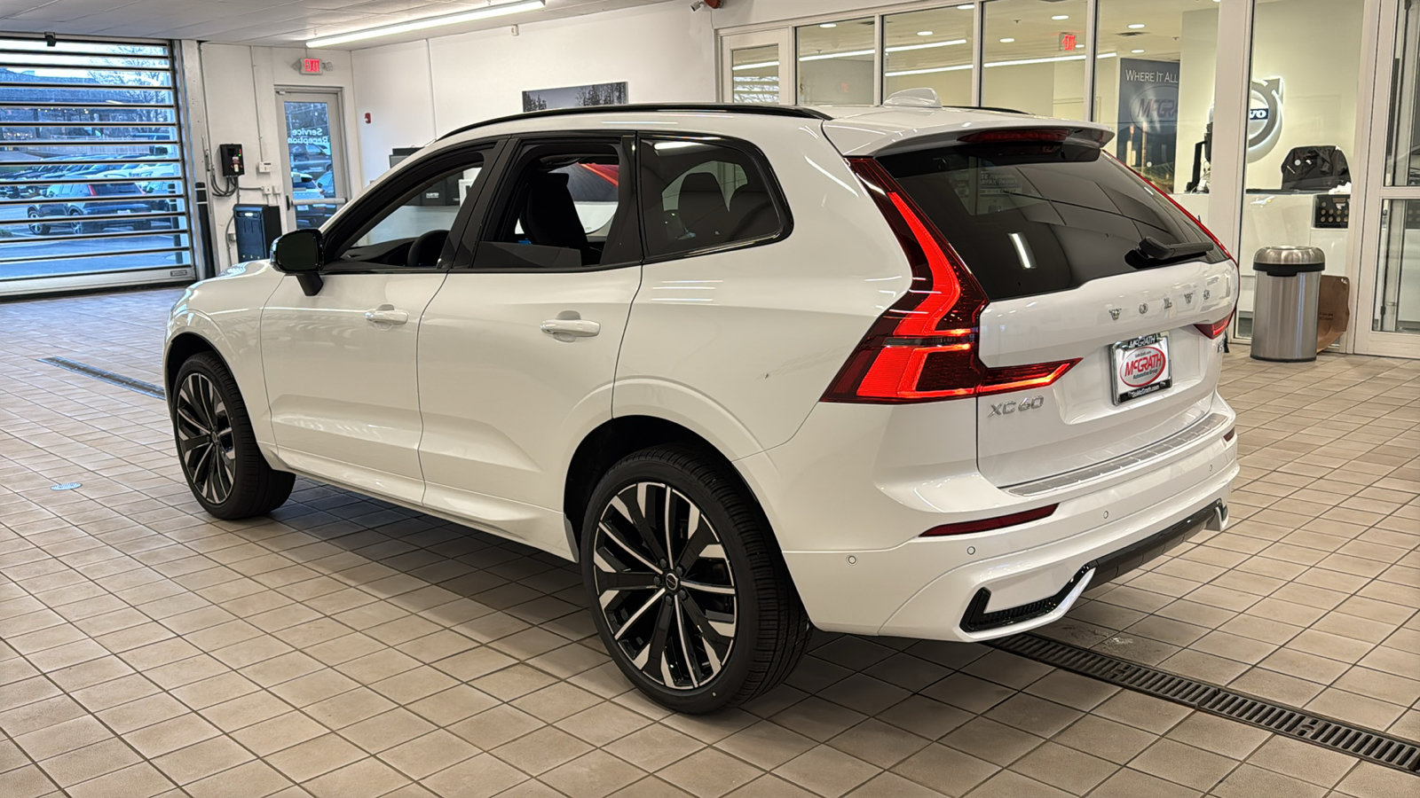 New 2026 Volvo XC60 B5 Ultra w/ Protection Package Premier AWD/4WD image 7