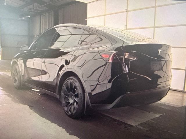Used 2023 Tesla Model Y Long Range AWD/4WD image 4