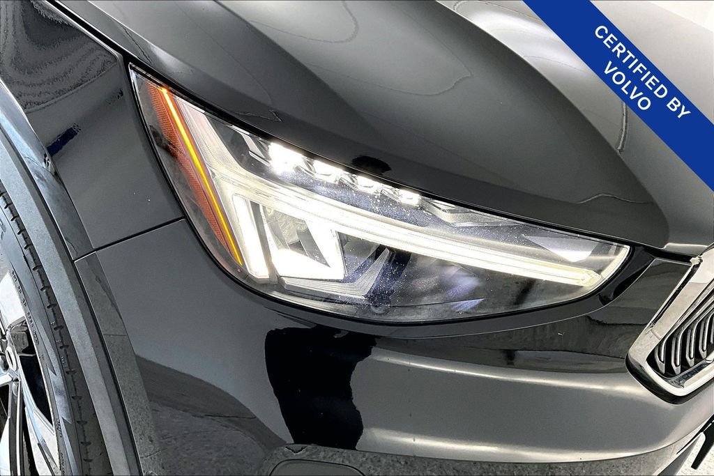 Used 2023 Volvo XC40 B5 Plus w/ Protection Package Premier image 39