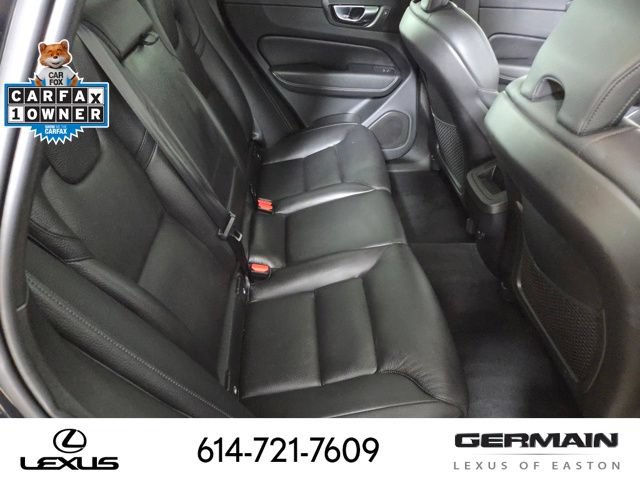 Used 2022 Volvo XC60 B5 Momentum AWD/4WD image 21