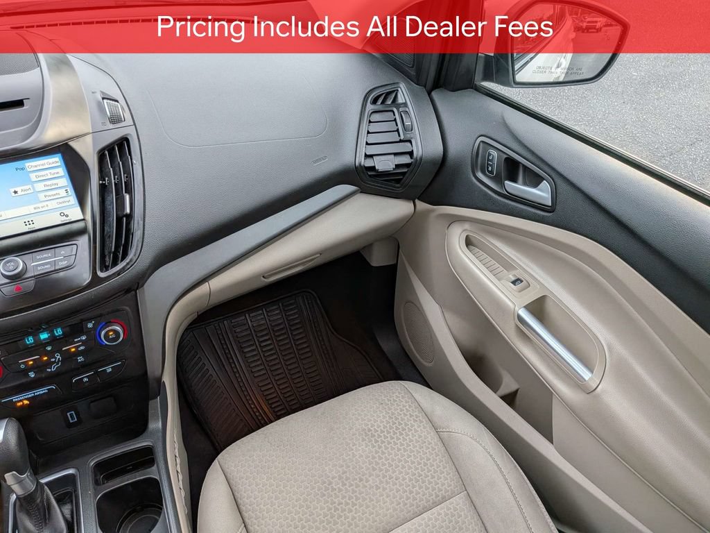 Used 2017 Ford Escape SE w/ Equipment Group 201A FWD image 17