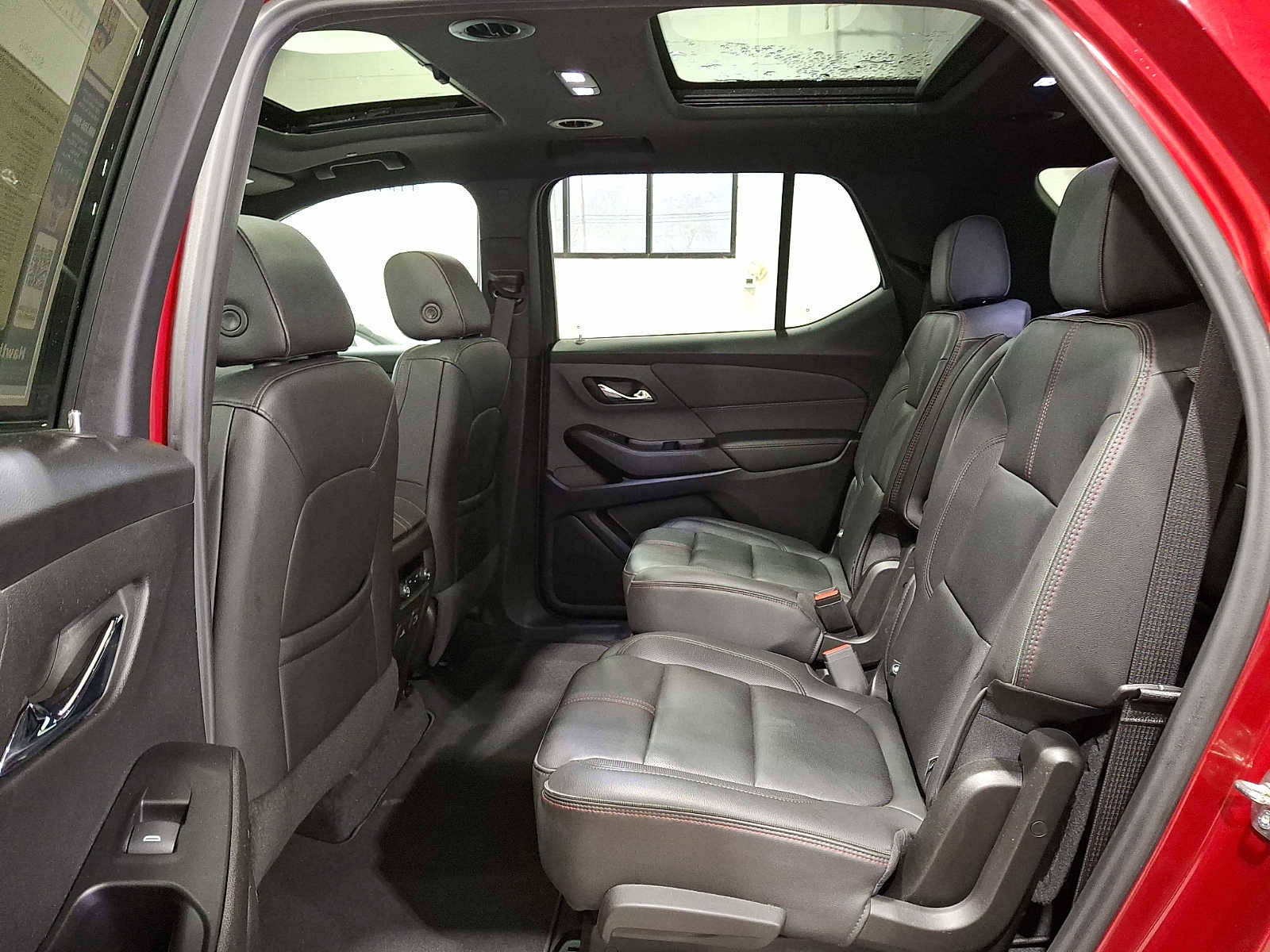 Used 2023 Chevrolet Traverse RS image 14