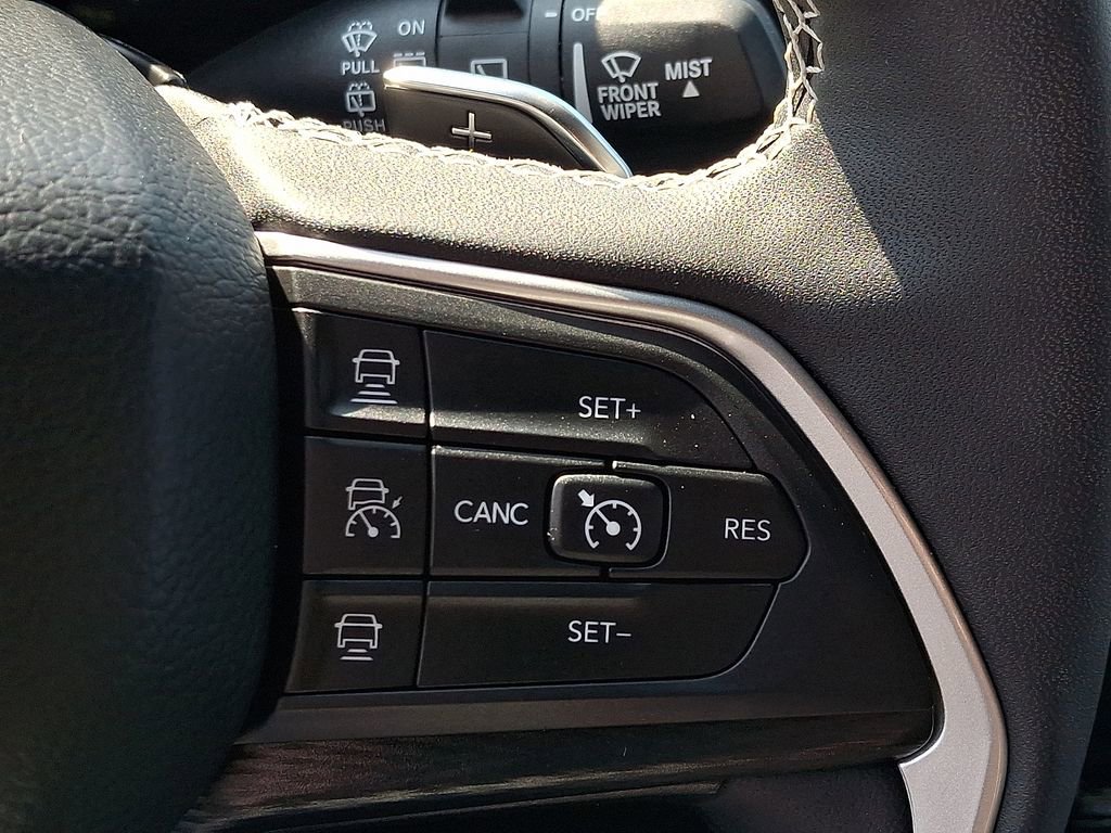 Used 2025 Jeep Grand Cherokee Altitude image 26