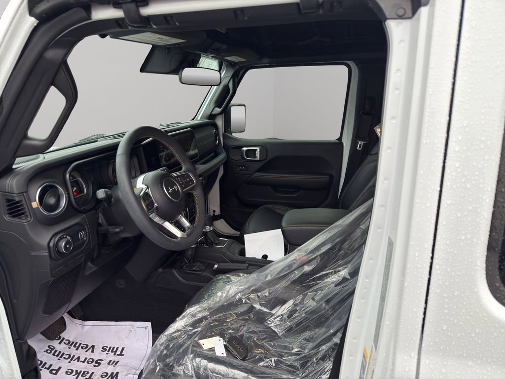 Used 2024 Jeep Wrangler Sahara image 4