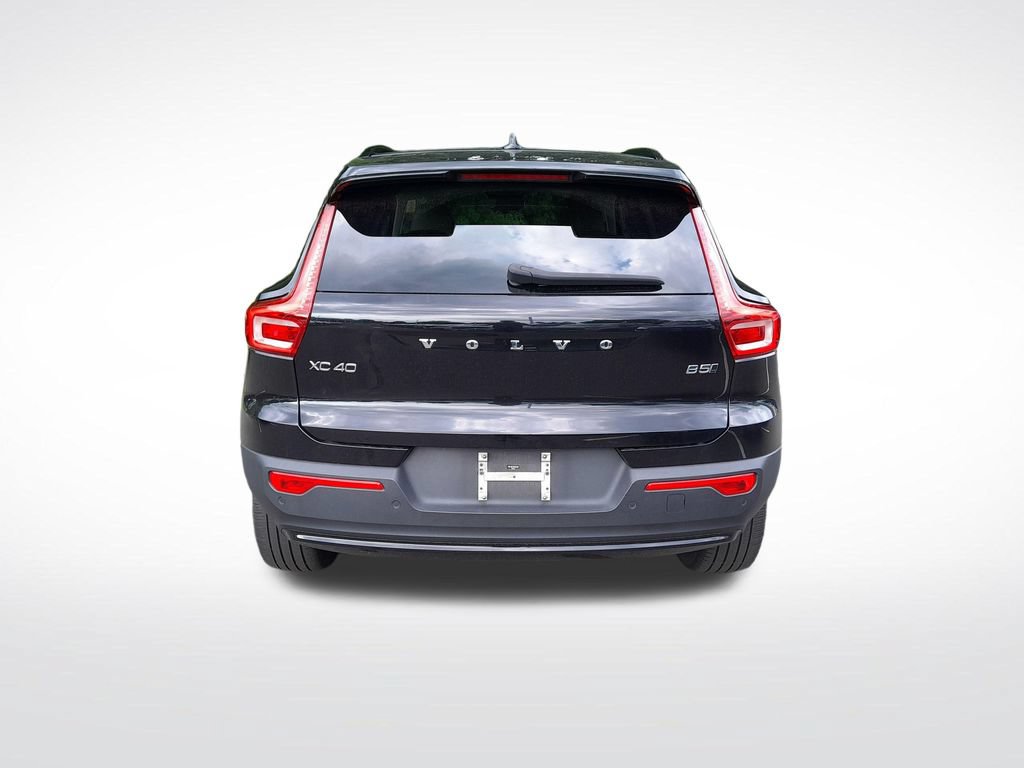 Used 2024 Volvo XC40 B5 Plus w/ Protection Package Premier AWD/4WD image 7
