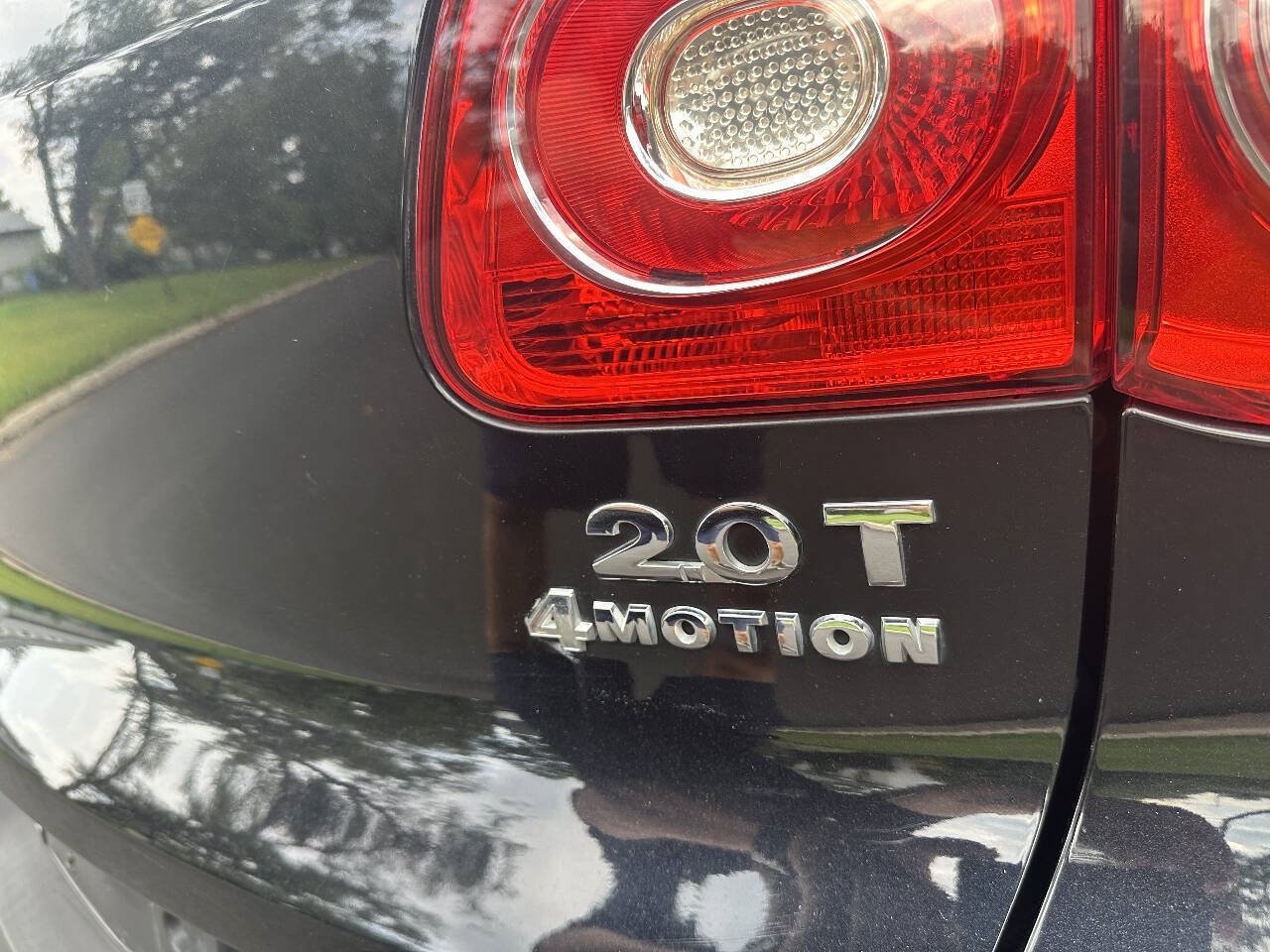 Used 2011 Volkswagen Tiguan SE AWD/4WD image 9