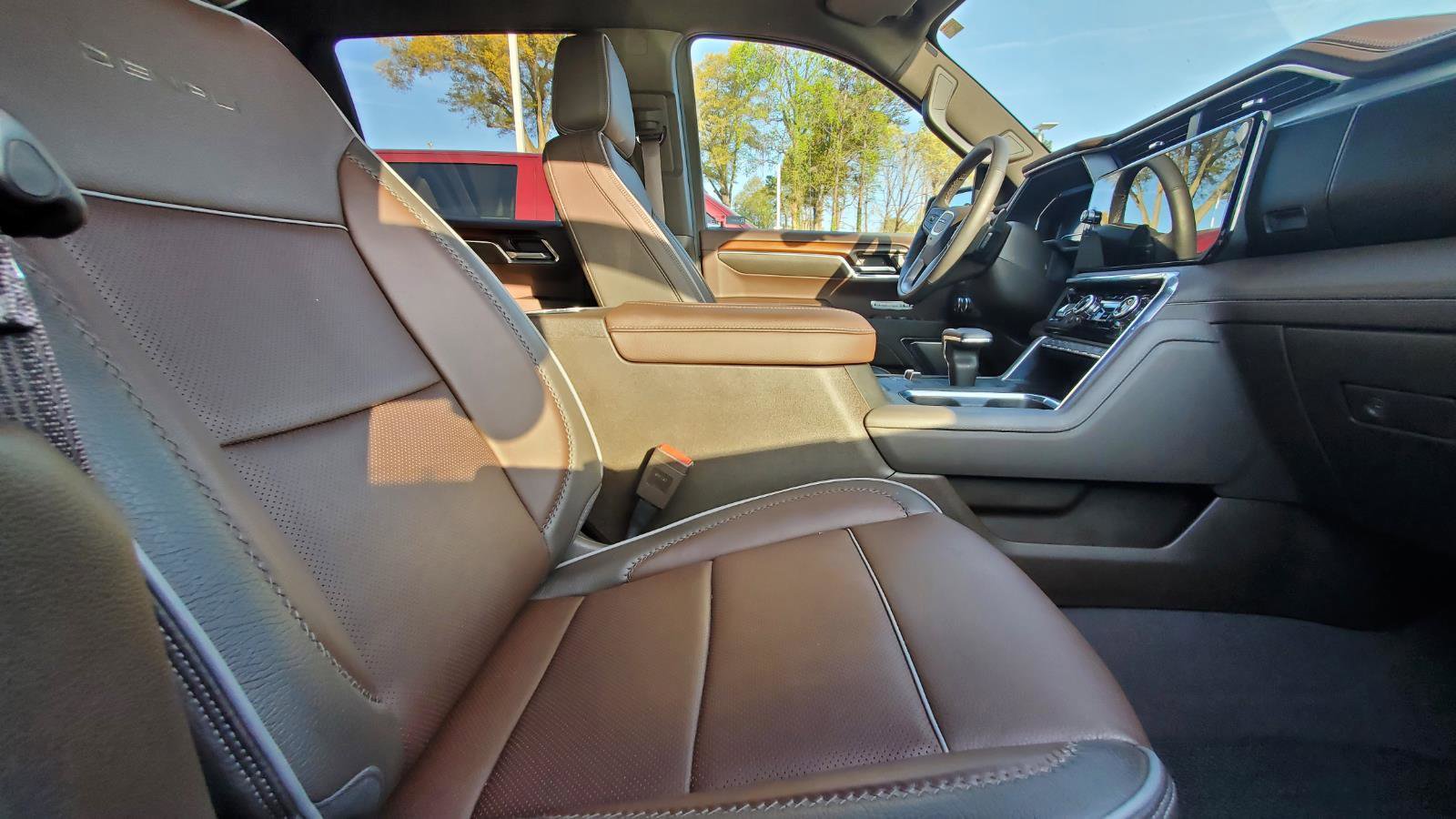 Used 2024 GMC Sierra 1500 Denali w/ Technology Package image 4