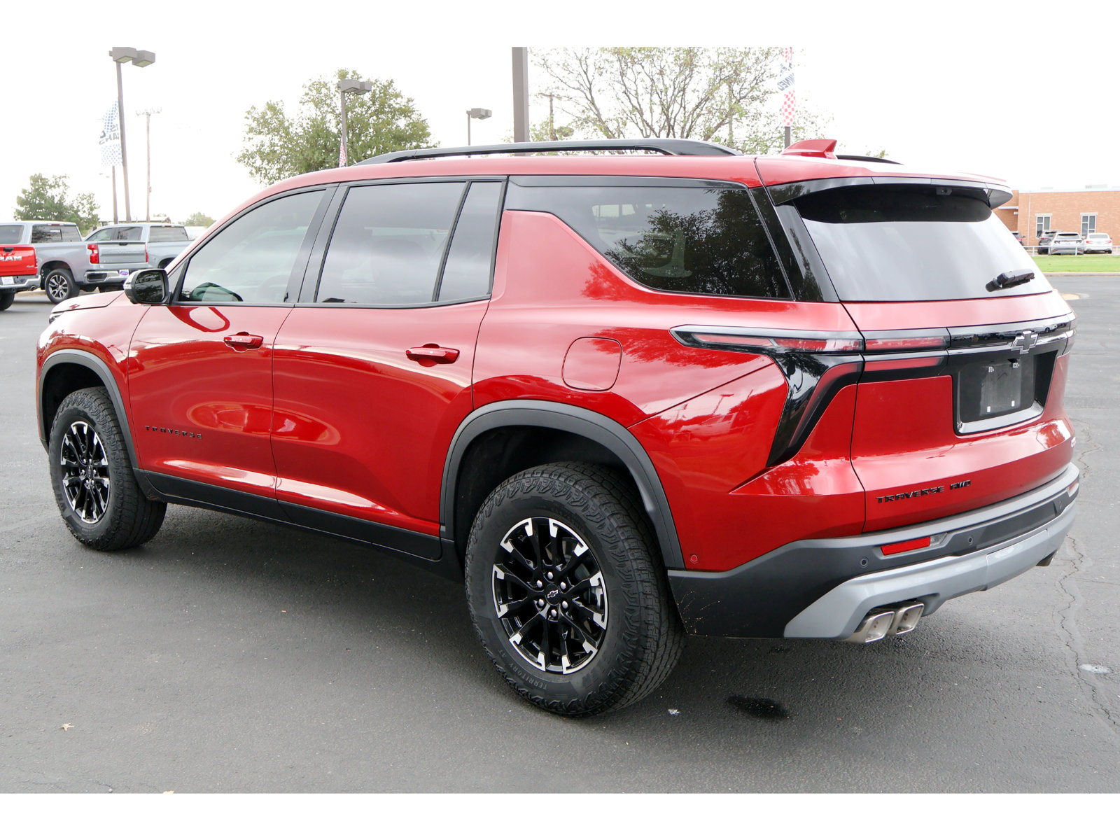 Used 2026 Chevrolet Traverse Z71 w/ Enhanced Driving Package AWD/4WD image 18
