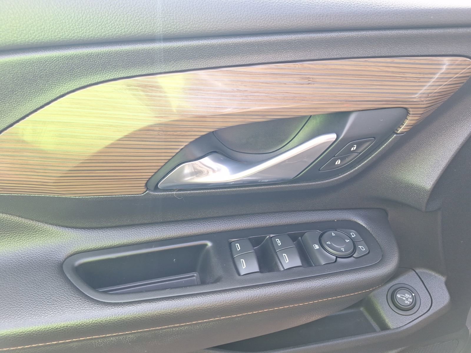 Used 2019 GMC Terrain SLE w/ Driver Convenience Package image 18