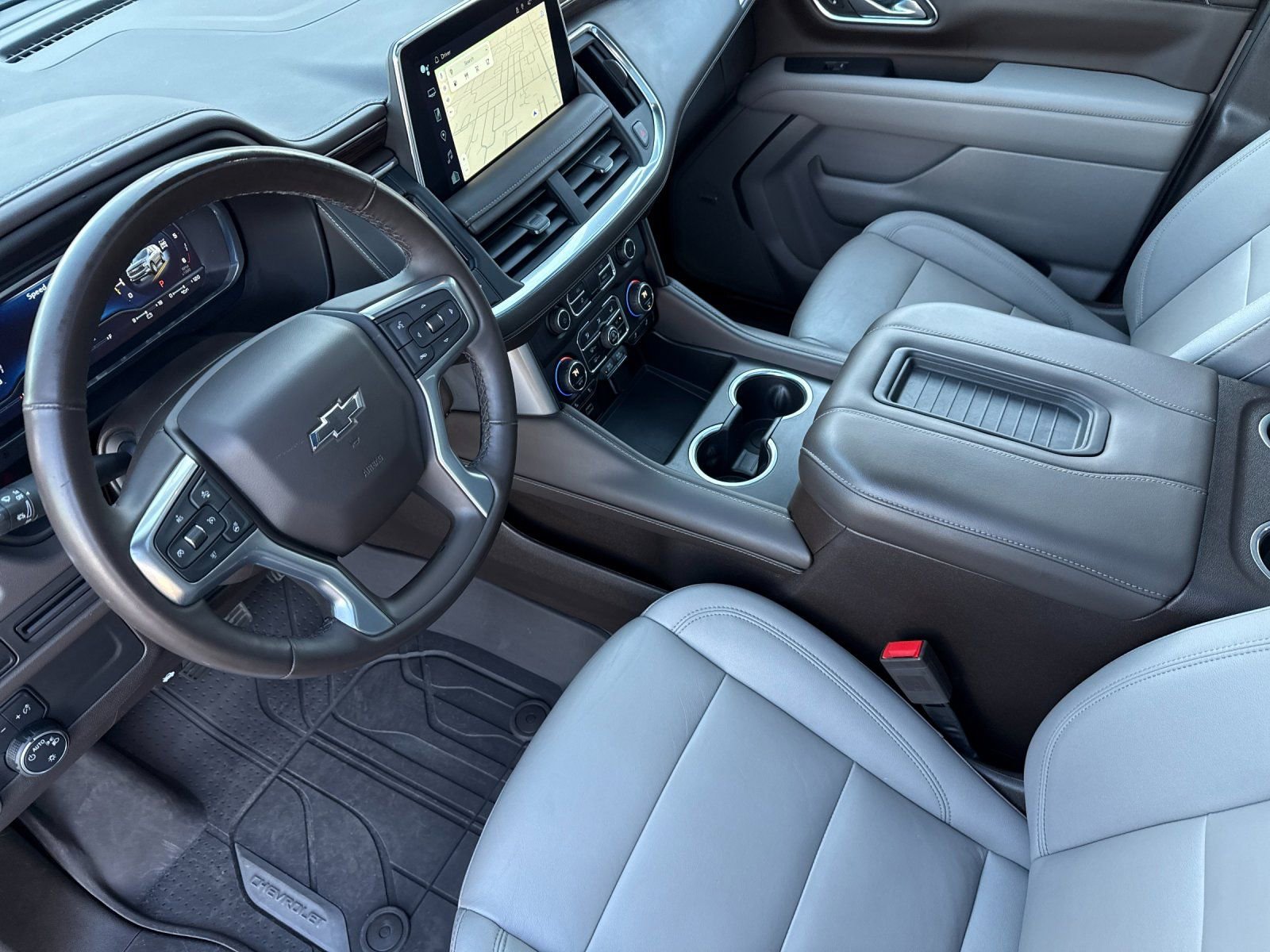 Used 2023 Chevrolet Suburban Z71 w/ Luxury Package image 9