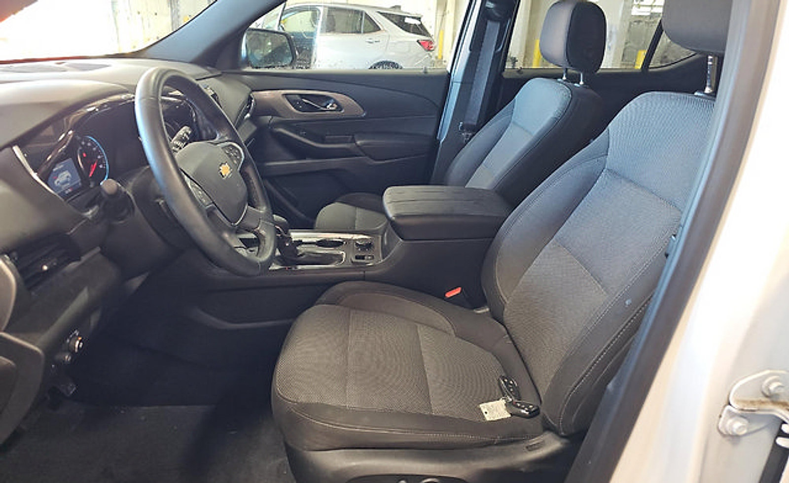 Used 2023 Chevrolet Traverse LT AWD/4WD image 14