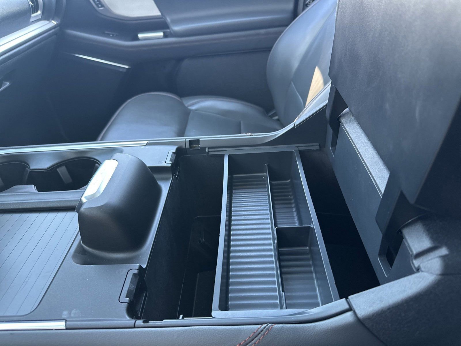 Used 2025 Ford Expedition Active image 28