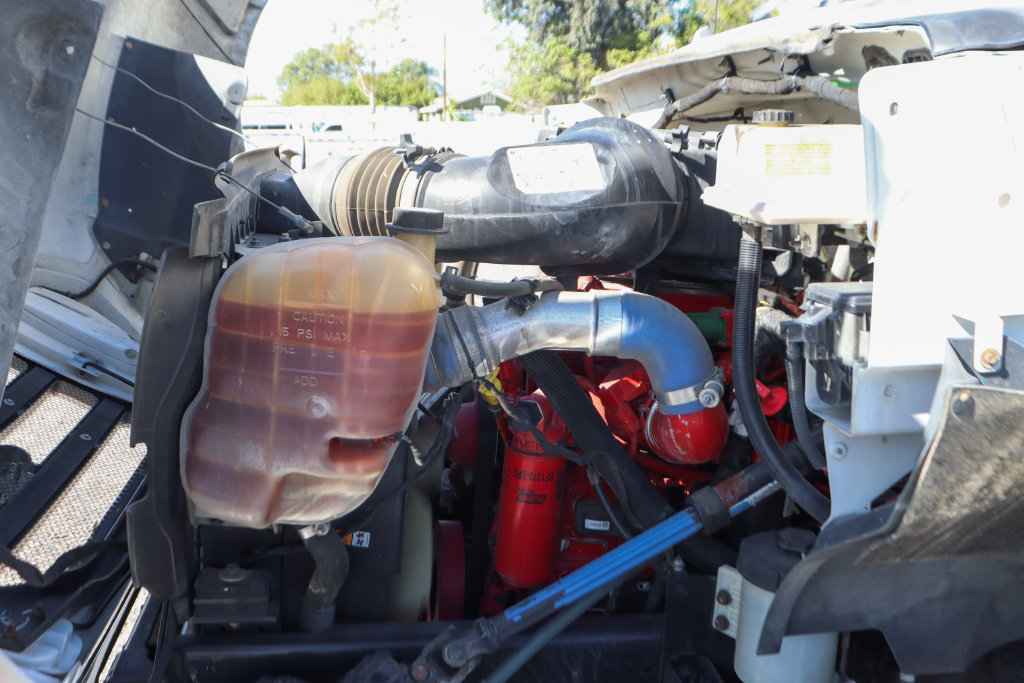 Used 2015 Ford F650 2WD Crew Cab Super Duty image 18