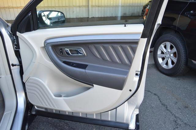Used 2011 Ford Taurus SEL w/ 201A Rapid Spec Order Code image 30