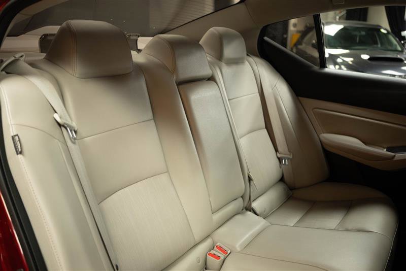 Used 2019 Nissan Altima 2.5 Platinum image 16
