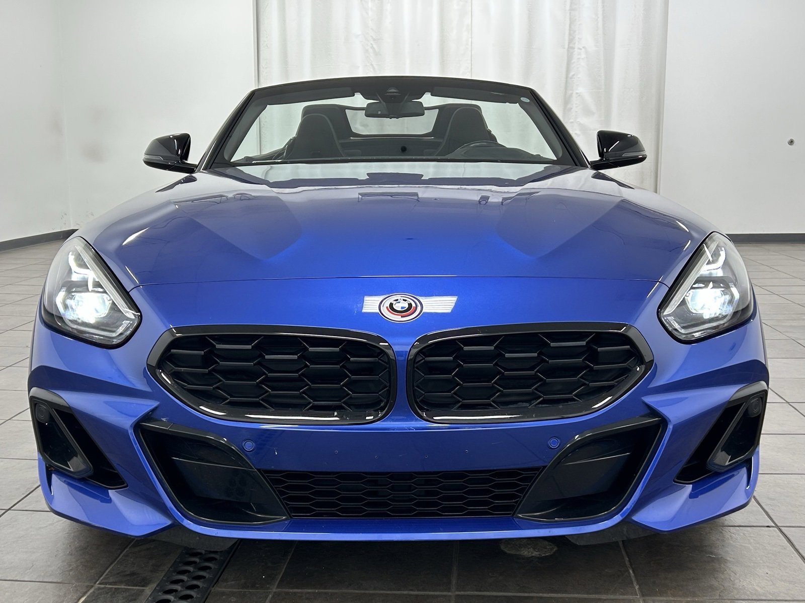 Used 2023 BMW Z4 M40i w/ Premium Package image 9