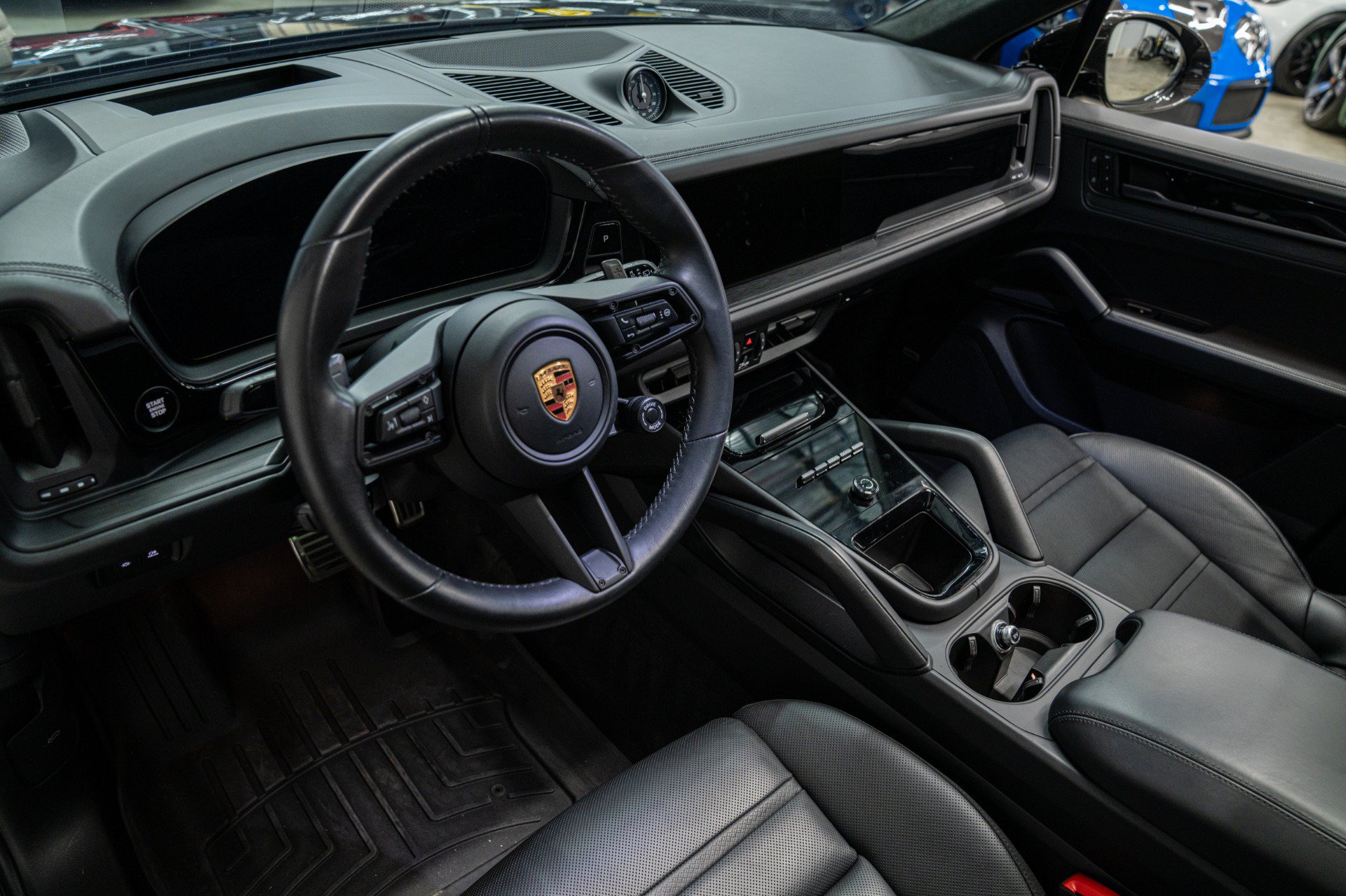 Used 2025 Porsche Cayenne GTS AWD/4WD image 12