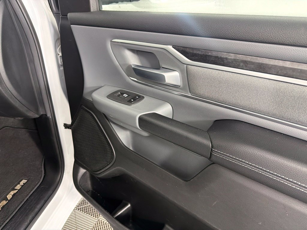 Used 2022 RAM 1500 Big Horn AWD/4WD image 16