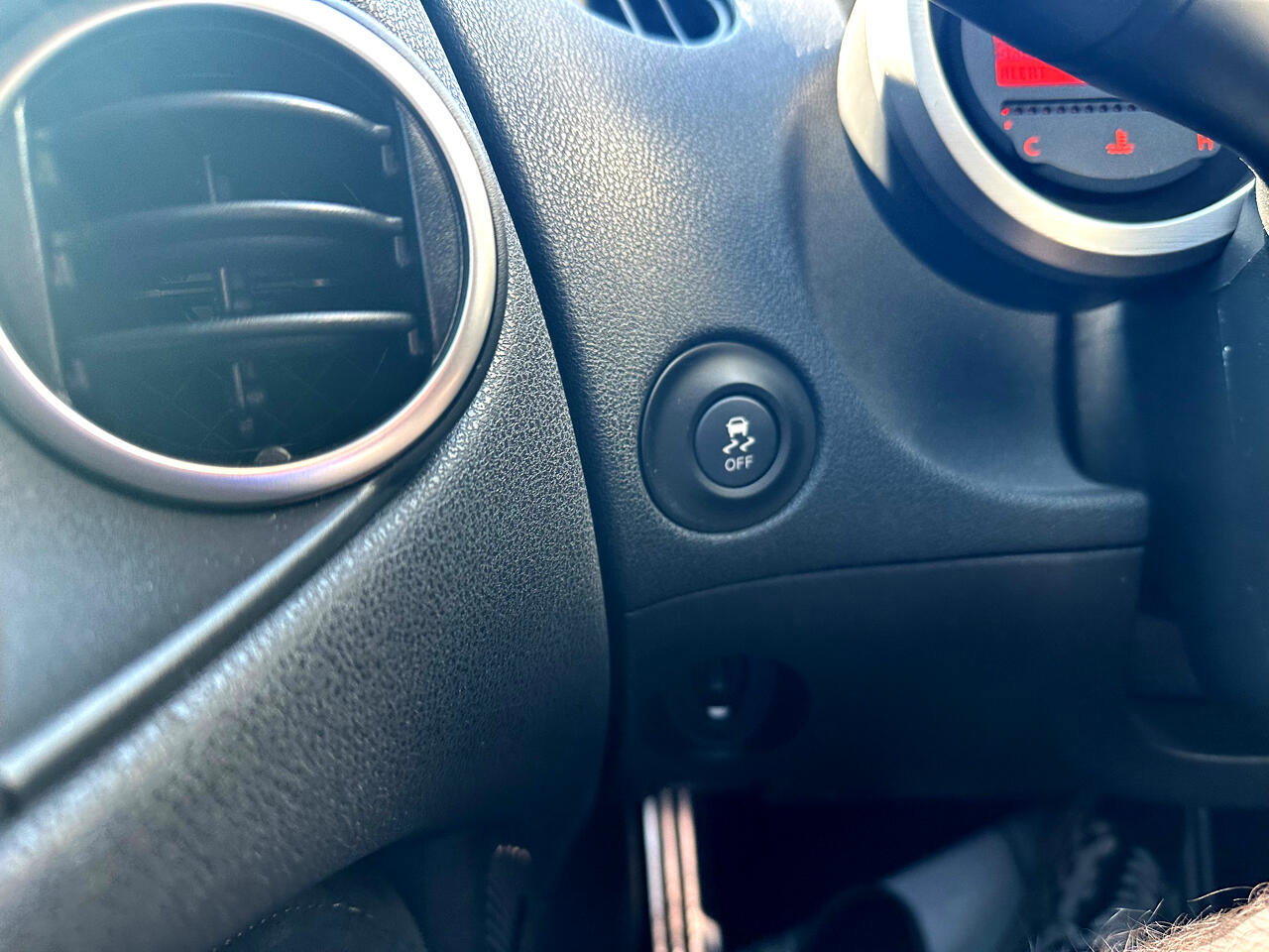 Used 2014 Nissan 370Z Touring w/ Sport Package image 17