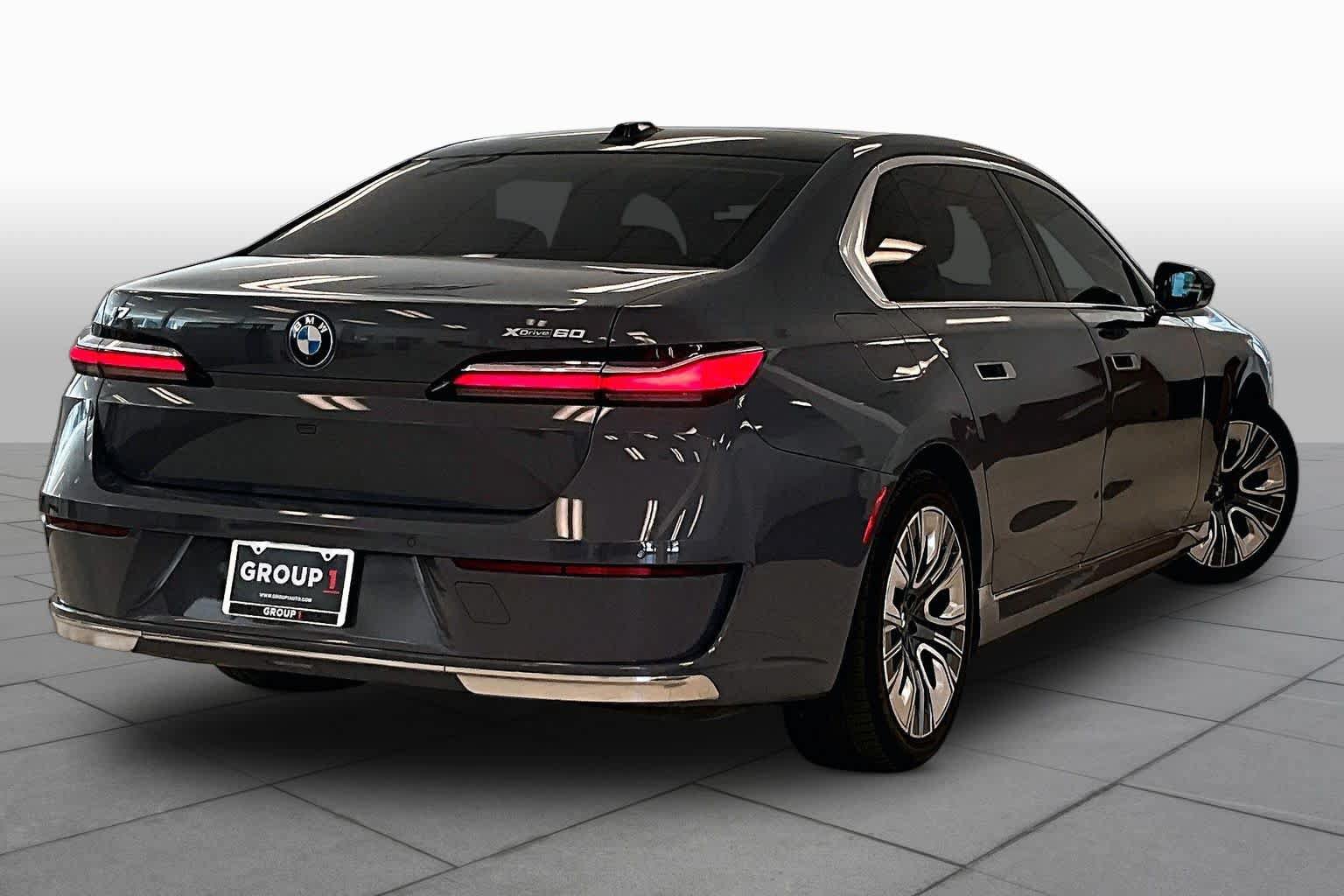 Used 2024 BMW i7 xDrive60 w/ Executive Package AWD/4WD image 12