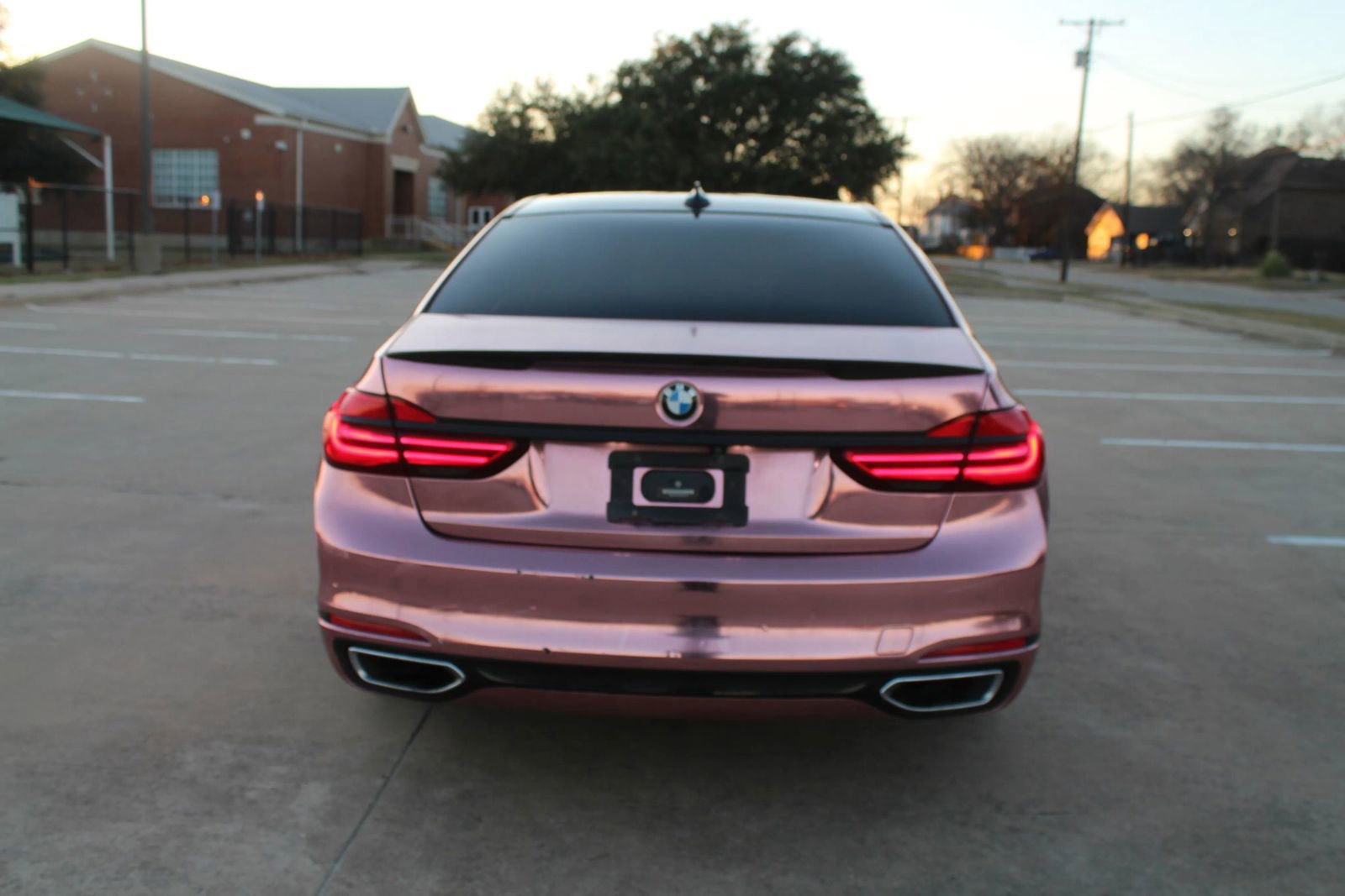 Used 2018 BMW 750i image 12