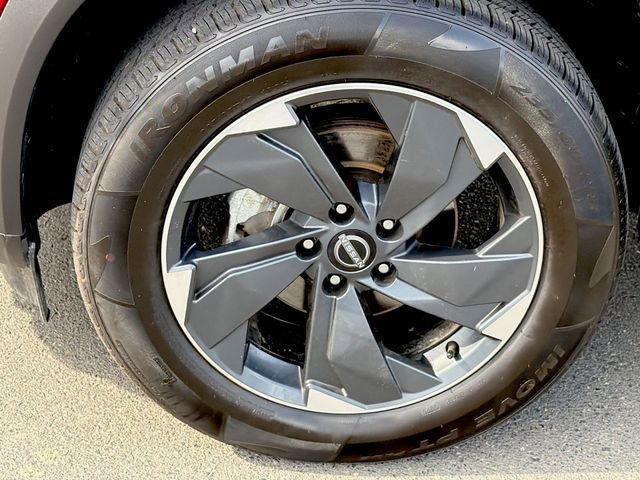 Used 2024 Nissan Rogue SV image 17