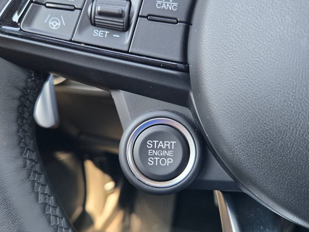 New 2025 Alfa Romeo Giulia w/ Veloce Package Rwd image 15