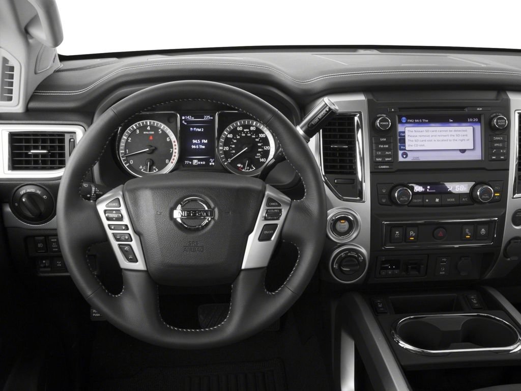 Used 2017 Nissan Titan PRO-4X w/ Pro-4x Convenience Package AWD/4WD image 4