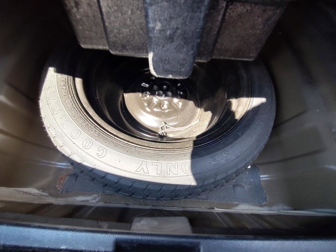 Used 2017 Toyota Avalon Limited FWD image 48