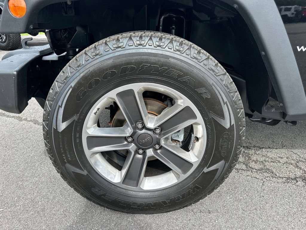Used 2015 Jeep Wrangler Sport w/ Quick Order Package 24S AWD/4WD image 11