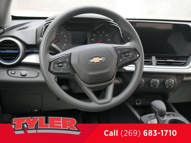 New 2026 Chevrolet Trax LS w/ LS Convenience Package FWD image 39