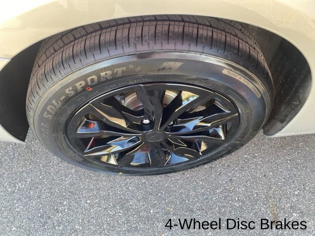 Used 2020 Chevrolet Malibu LT image 28