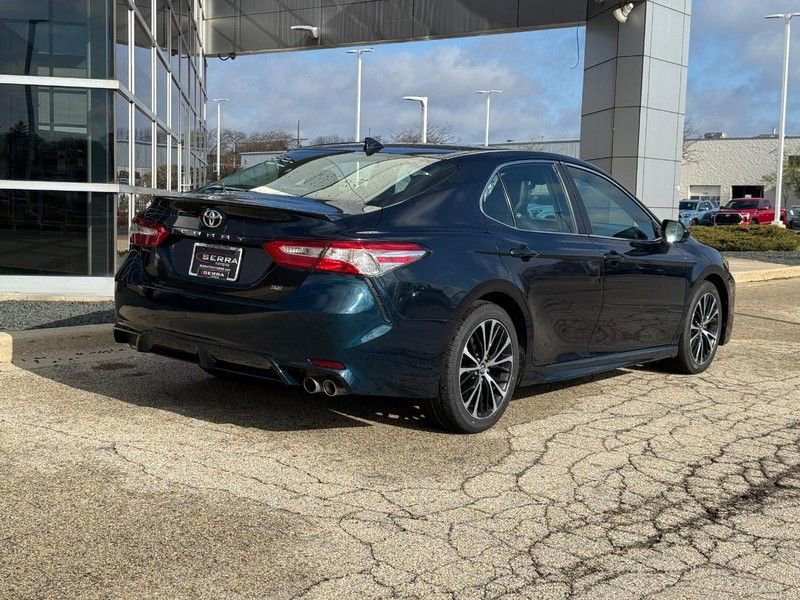 Used 2020 Toyota Camry SE image 3